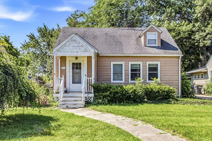 912 Kingsley Avenue, St. Joseph, MI 49085