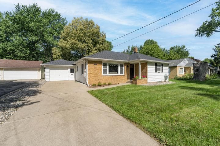 1131 Coolidge Avenue, Kalamazoo, MI 49006