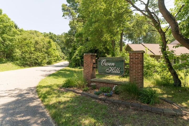 7230 Owen Hills Drive, Kalamazoo, MI 49009