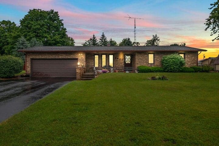 2607 Thompson Street, Osseo, MI 49266