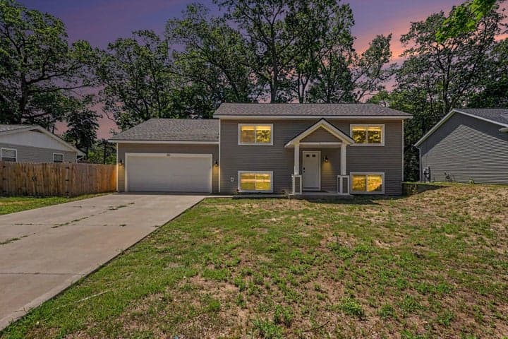 86 Dunton Avenue, Holland, MI 49424