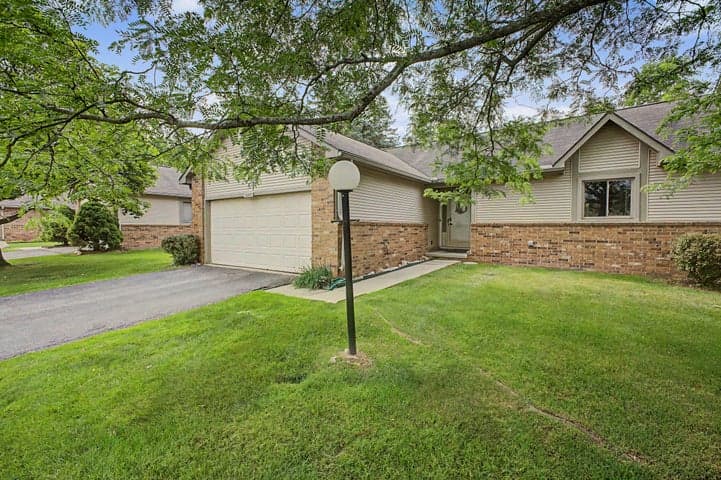 32887 Chapman Circle, Westland, MI 48185