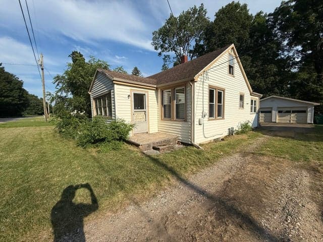 33037 Pokagon Highway, Niles, MI 49120