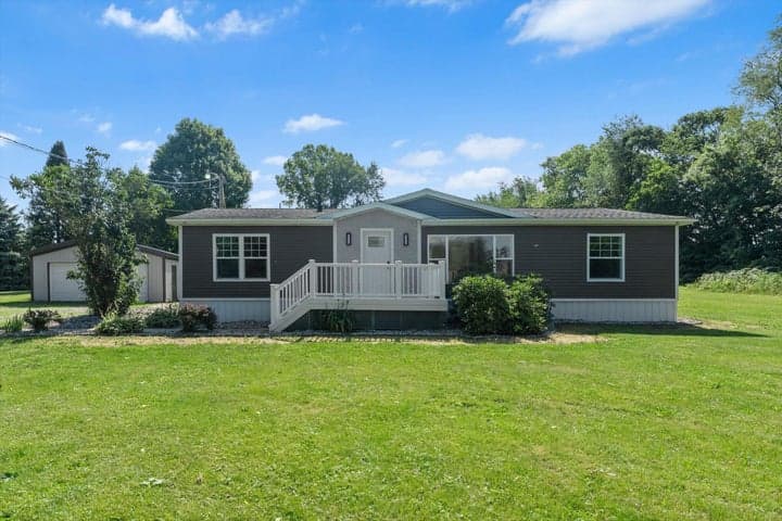 59009 Penn Road, Cassopolis, MI 49031