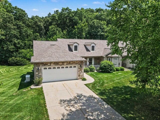 2181 Hunters Run, Kalamazoo, MI 49048