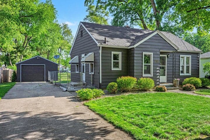2317 Glendale Boulevard, Kalamazoo, MI 49004