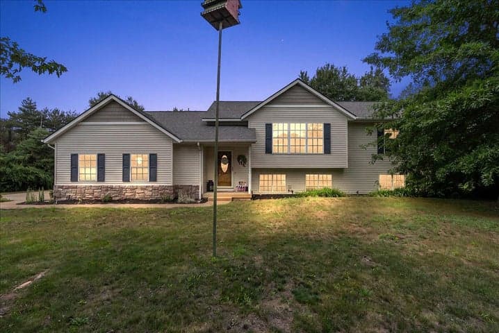 6473 Pine Point Court, Coopersville, MI 49404