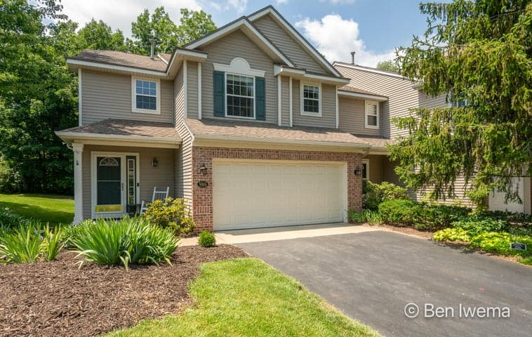 3916 Old Elm Drive SE, Kentwood, MI 49512