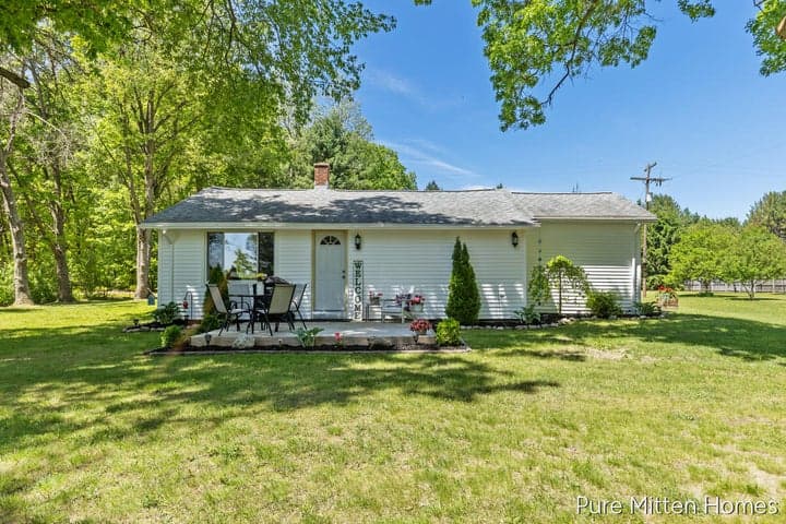 5234 S Johnson Road, Greenville, MI 48838