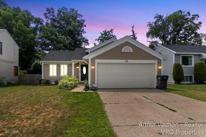 5525 Osborne Avenue SE, Kentwood, MI 49548