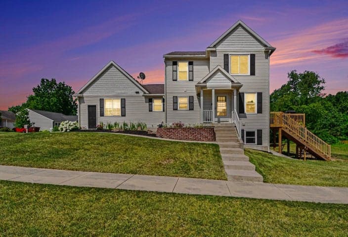132 Foxtail Drive, Ionia, MI 48846
