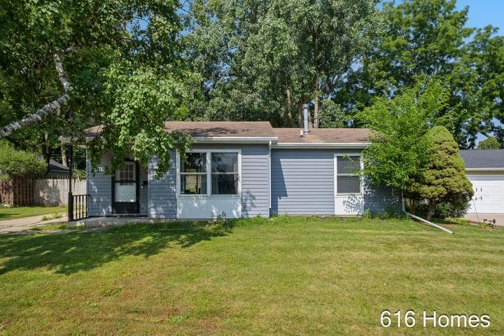 1911 Benjamin Avenue NE, Grand Rapids, MI 49505