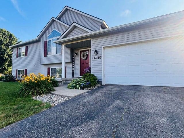16705 Antler Drive NE, Cedar Springs, MI 49319