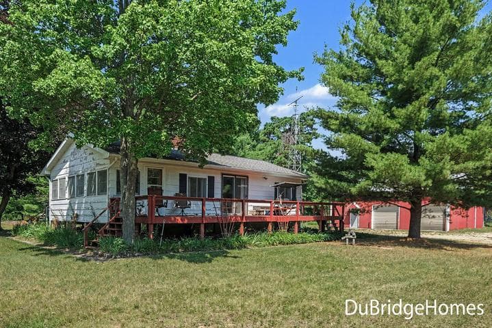 8347 E 62nd Street, Newaygo, MI 49337