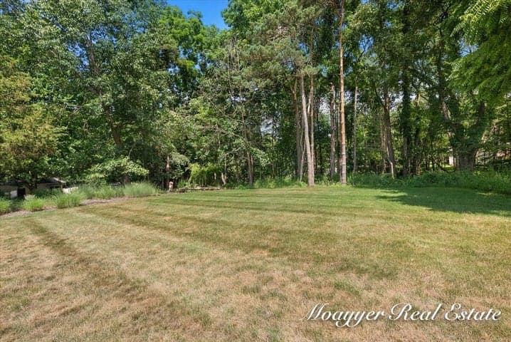 2549 Ashwood Court SE, Ada, MI 49301