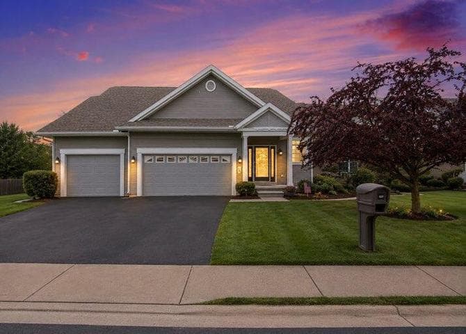 1087 Barrington NW, Grand Rapids, MI 49534
