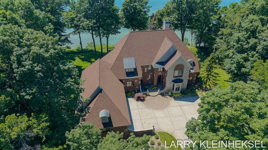5645 N Lakeshore Drive, Holland, MI 49424