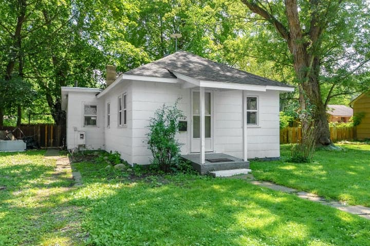 2717 Springmont Avenue, Kalamazoo, MI 49008
