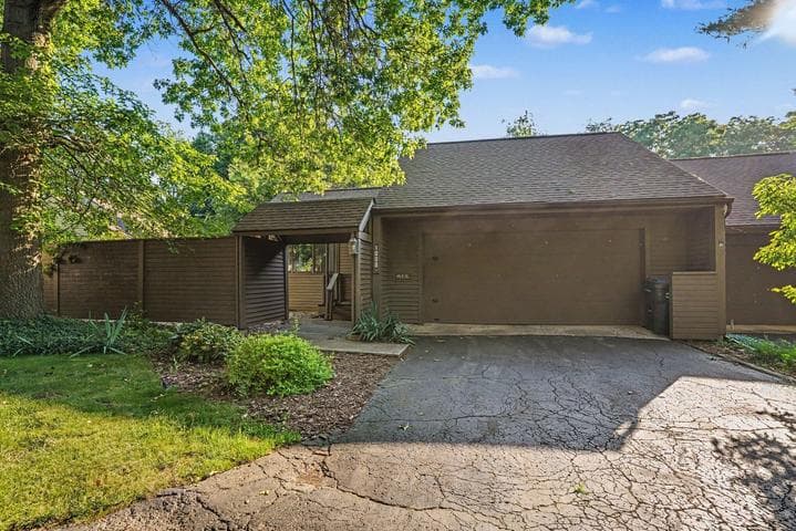 1008 Cohasset Lane, Kalamazoo, MI 49008