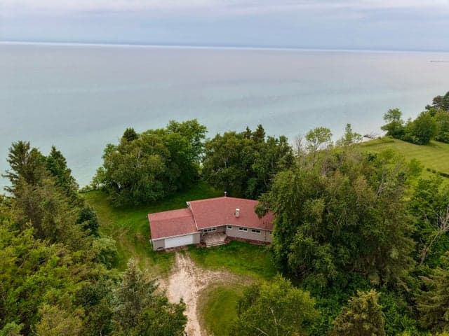 4771 S Lakeshore Drive, Ludington, MI 49431