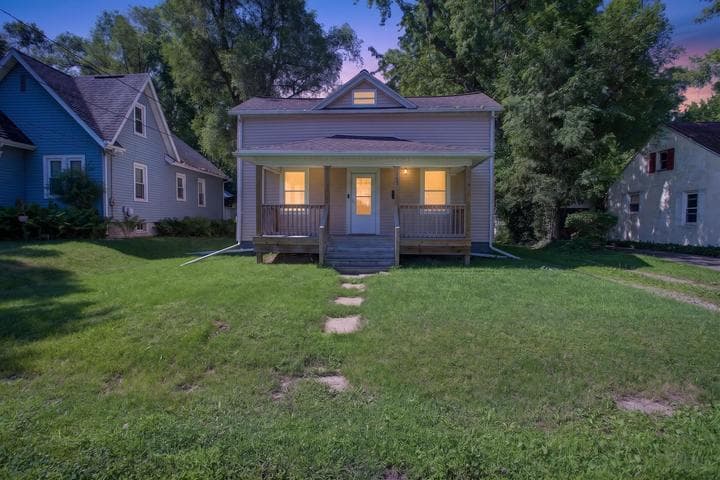 105 Avondale Avenue, Jackson, MI 49203