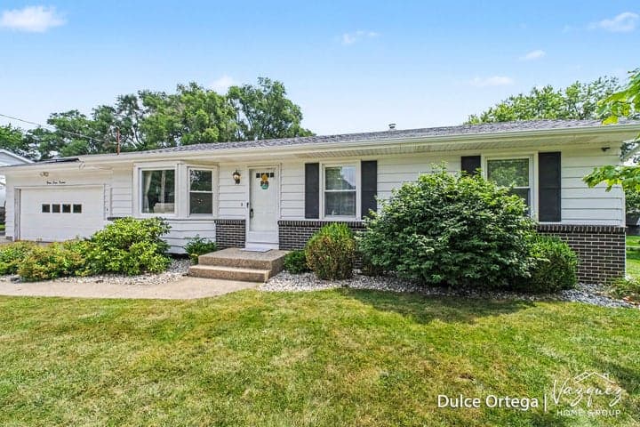 2700 Pohens Avenue NW, Grand Rapids, MI 49544
