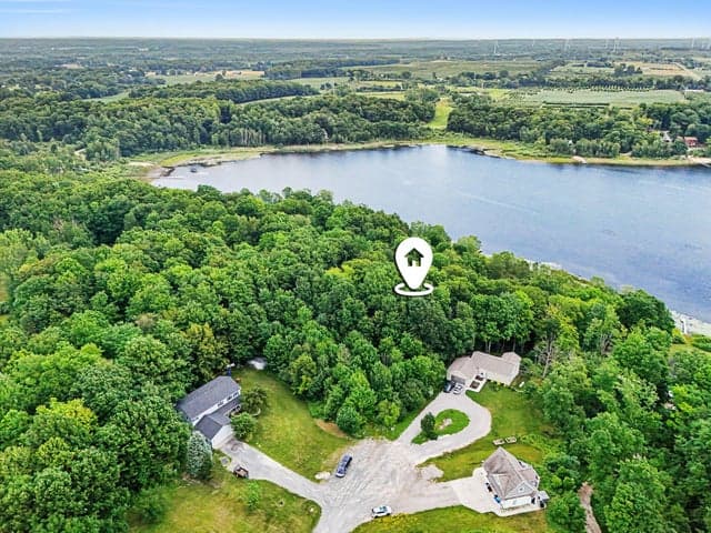 5456 W Ridge Drive, Ludington, MI 49431