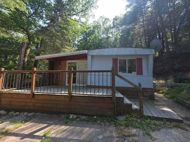 6115 S Lakeshore Drive, Pentwater, MI 49449