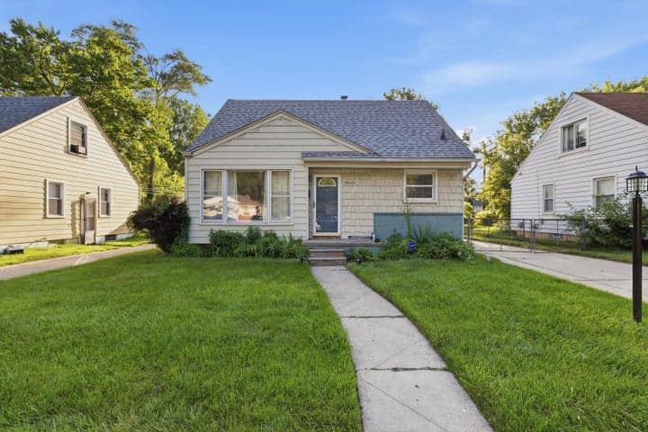 19353 Denby Street, Redford, MI 48240