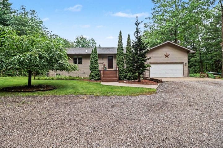 4895 W Birch Lane, Pentwater, MI 49449
