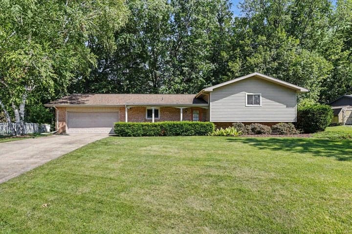 3051 Bluffwood Place, St. Joseph, MI 49085