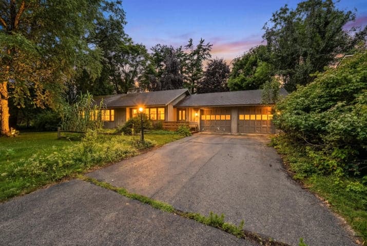 3414 Old Colony Road, Kalamazoo, MI 49008