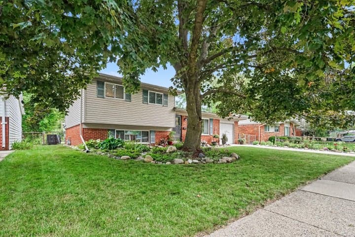 2857 Verle Avenue, Ann Arbor, MI 48108