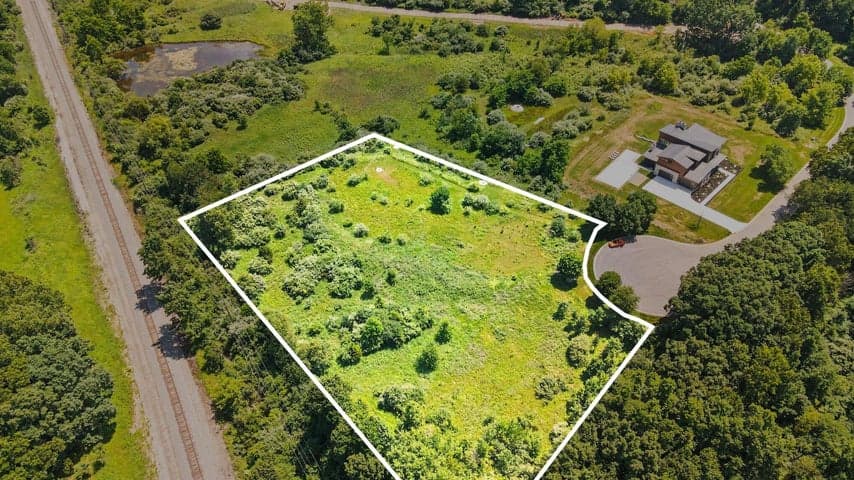 6894 Bridgewood Hills Drive, Dexter, MI 48130