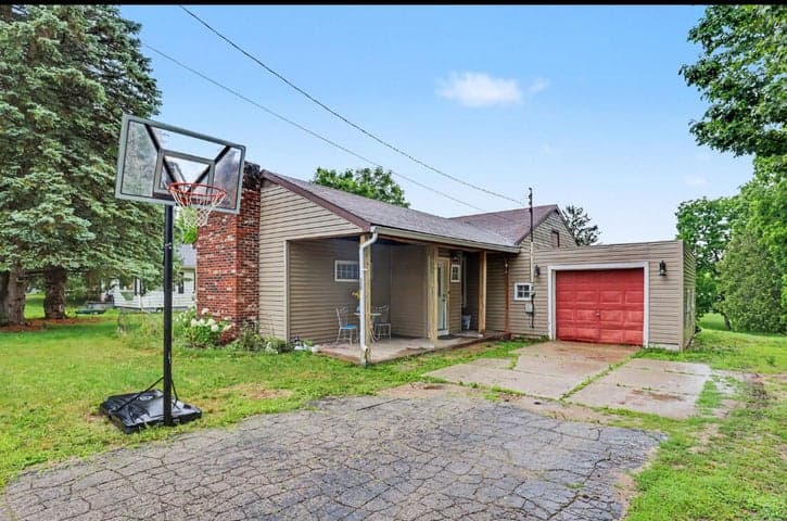 307 N Court Street, Stanton, MI 48888