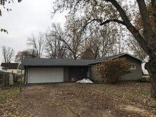 511 W Berry Avenue, Lansing, MI 48910
