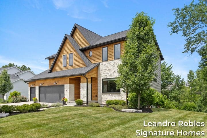 6 Fox Point Court NE, Ada, MI 49301