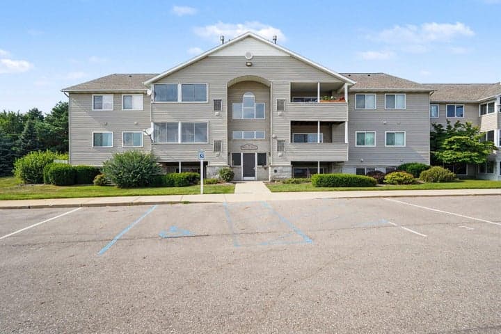 8416 N Jasonville Court SE, Caledonia, MI 49316