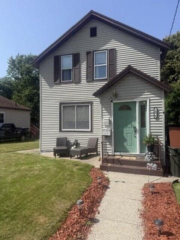 1074 W Grand Avenue, Muskegon, MI 49441