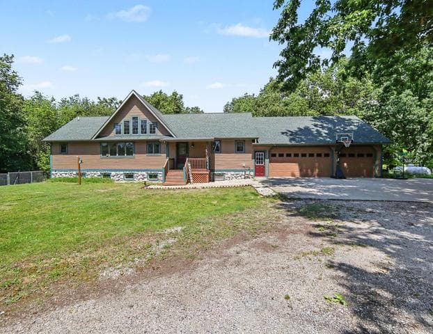 1824 S Pere Marquette Highway, Ludington, MI 49431
