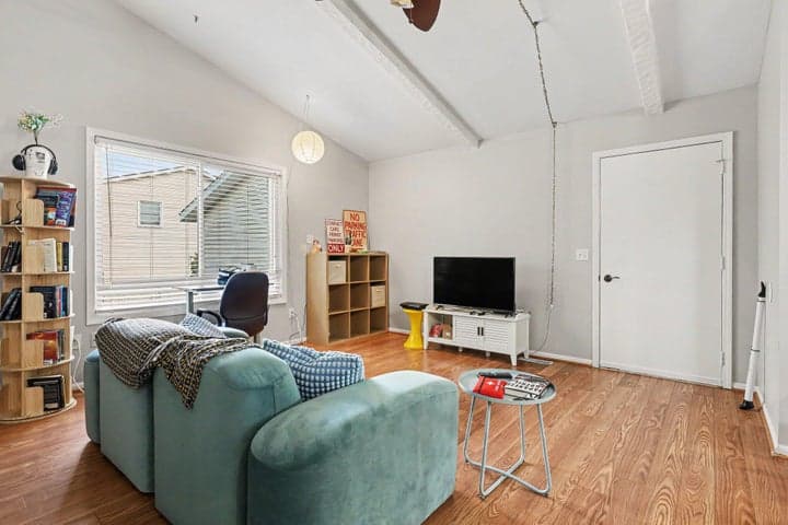 Photo 6