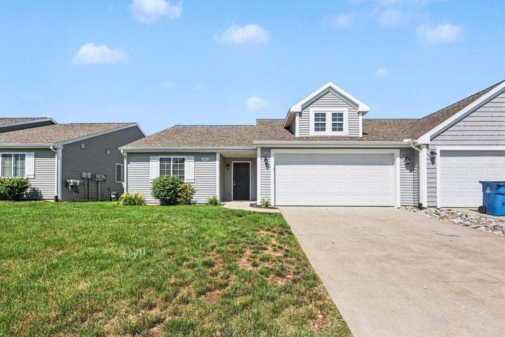 1010 W Villas Drive, Vicksburg, MI 49097