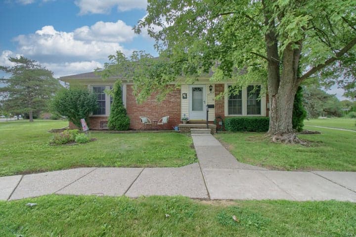 44507 N Umberland Circle, Canton, MI 48187