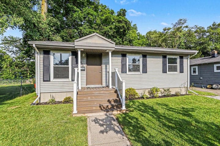 1166 Hurd Avenue, Benton Harbor, MI 49022
