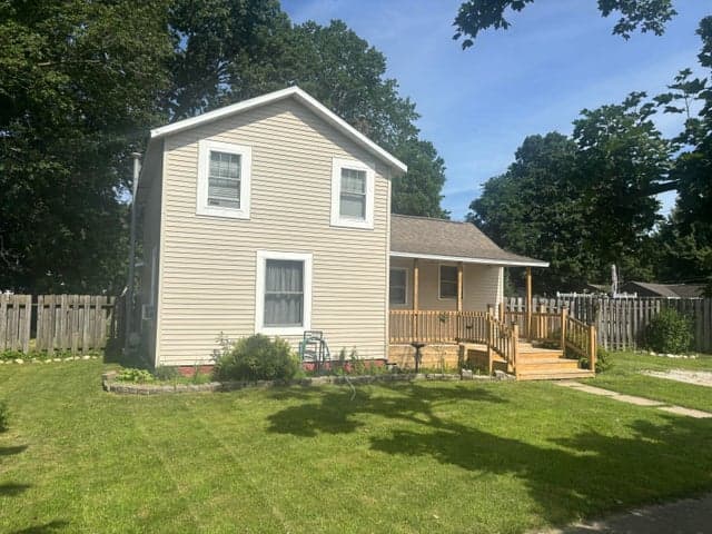 121 S Railroad Street, Lawton, MI 49065