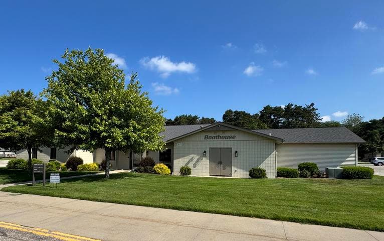1627 W Lakewood Boulevard, Holland, MI 49424