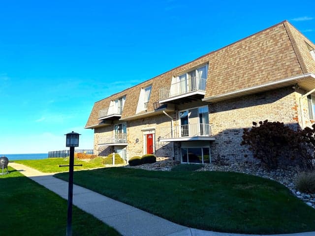 3620 Lakeshore Drive F3, St. Joseph, MI 49085