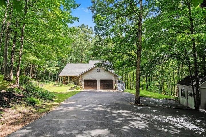 11793 W Baker Road, Greenville, MI 48838