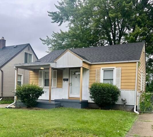 22058 Lambrecht Avenue, Eastpointe, MI 48021