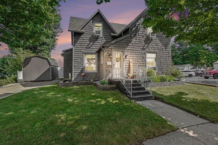 13 E Dayton Street, Fremont, MI 49412